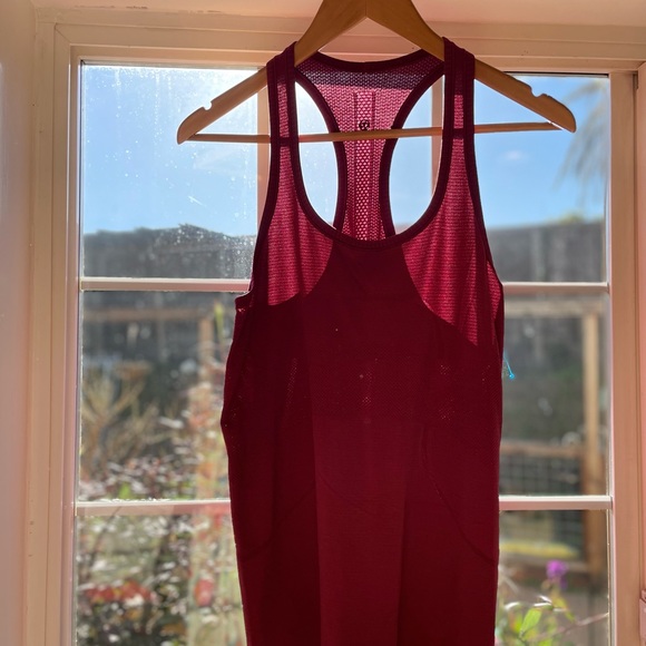 Lululemon ‘Swiftly Tech’ Racerback Tank: Deep Plum Size 10 - Picture 2 of 6